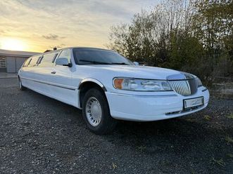 lincoln town car stretchlimousine
