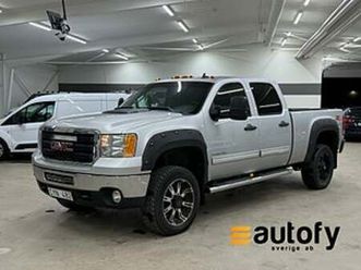 gmc sierra 2500hd crew cab 6.6 v8 4wd b-kort 6-sits moms