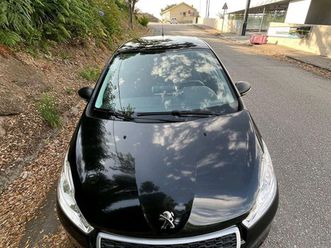 PEUGEOT 208 peugeot-208-1-novembro-14