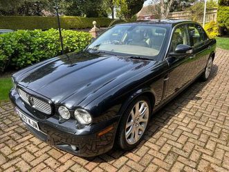 4.2 v8 xj8 sovereign lwb saloon 4dr
