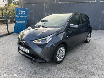 toyota aygo 1.0 x-play+x-touch