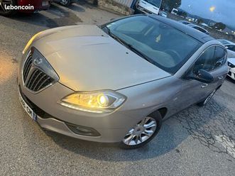 voiture lancia delta full option 131000 km