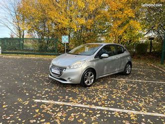 208 / boite automatique / diesel / allure / rien à prévoir / garantie