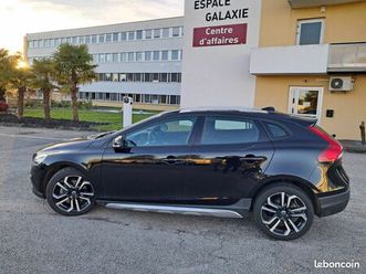 volvo v40 2.0 d 150 cv cross country full options