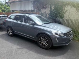 volvo xc60 4d summun