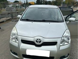 toyota corolla verso - 7 places - bonne état