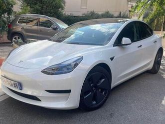 tesla model 3 proche du neuf
