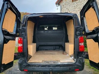 fourgon utilitaire 6 places