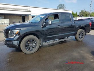 nissan titan 2023 r., 5,6l sv 5.6 benzyna 400km