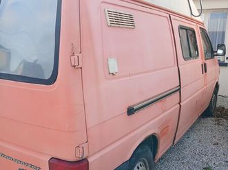 a vendre transporter t4 rallongée et rehausser équipée par moi même. année 2000 .500000 kilomètres 1.9 td.dans l etat