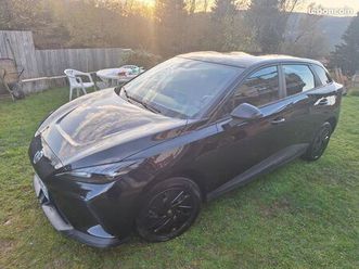 mg4-noire-electrique