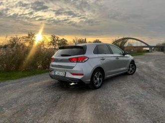 ② hyundai i30 benzine 2024 18000 km topstaat veel options — hyundai — 2ememain