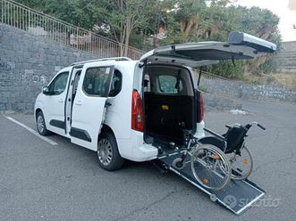 opel combo life pianale ribassato con rampa disabi