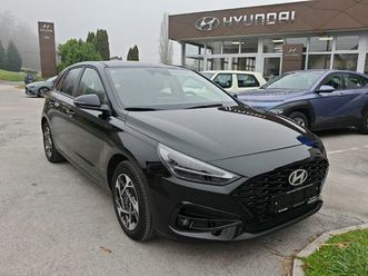 hyundai i30 1,5 mpi 96ks - vatrena edicija+naslon za ruku, 2025 god.
