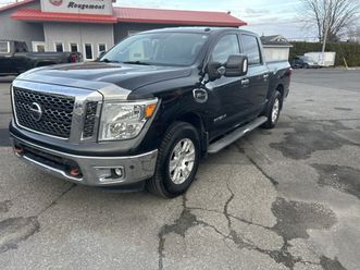 2017 nissan titan sv