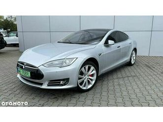 tesla model s d