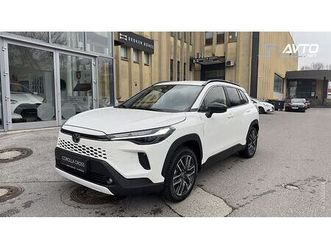 toyota corolla cross 2.0 style hibrid awd +zimske gume in vlečna kljuka