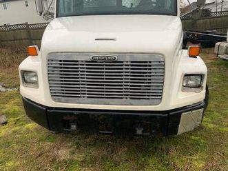 2000 freightliner fl70 flatdeck