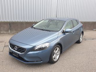 v40 t3 1.6 momentum*ch-fz*xenon*leder*ab service/mfk*8-fach alu