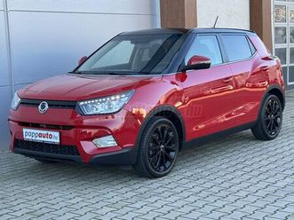 ssangyong tivoli 1.6 e-xgi std plus black & red / navi / kamera / 86 e. km / szervizkönyv /