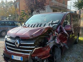 renault trafic 9 posti