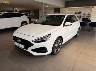 hyundai i30 1,5 dpi, 6st. mt comfort hatchback - hatchback benzin