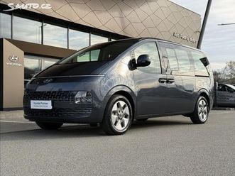 hyundai staria 1,6 t hev at 9-míst premium