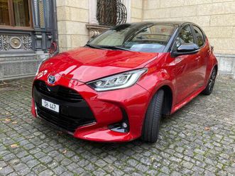 toyota yaris 1.5 premium hybrid :::: erst 11'600 km jg. 2023
