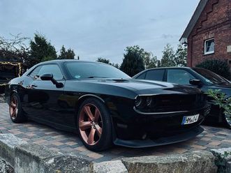 dodge challenger srt8 6.1 v8