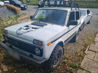 lada niva 4x4 1.7 ahk und viele extras