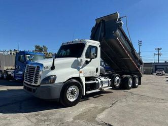 FREIGHTLINER CASCADIA 2015-freightliner-cascadia-super-10-dump-truck