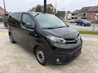 toyota proace verso 1,5 d... 6 sjedala...dolazak vozila 14.11.2025, 2019 god.