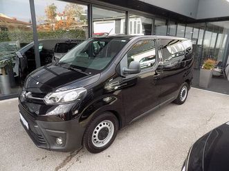 toyota proace verso 1,5 d... 6 sjedala. mogućnost garancije 2 god., 2019 god.