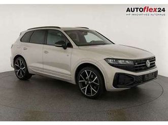 3.0 tdi 210 kw 4motion r-line v6 black, 22-zoll...