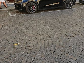 performance dual motor awd