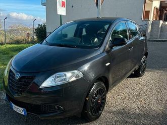 lancia y anno 2014 benzina metano