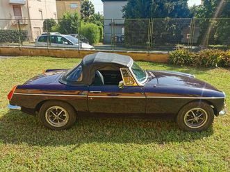 mg b roadster 1800cc del 1974 restaurata