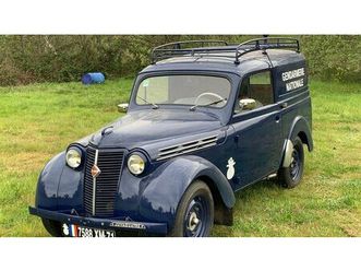 1960 renault juvaquatre fourgonnette a vendre