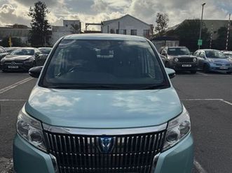 toyota esquire, noah, voxy