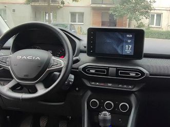 vând logan 2024, prestige+, este cel mai scump din gama logan, preț 13500 +cauciucuri de iarnă noi.