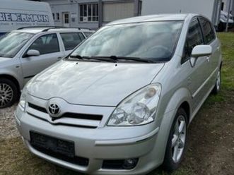 toyota corolla verso 2.2 d-cat executive
