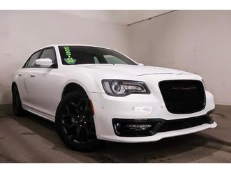 2023 chrysler 300 300s + awd + toit ouvrant pano