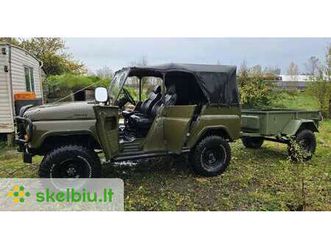 uaz 469 visureigis su karine priekaba.