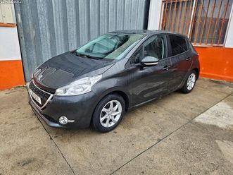 peugeot 208 1.2 gasolina fevereiro/14