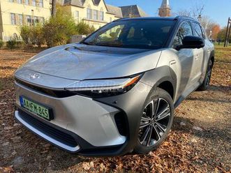 toyota bz4x executive awd magyarországi. garanciális. sérülésmentes. vonóhorog. panorámatető