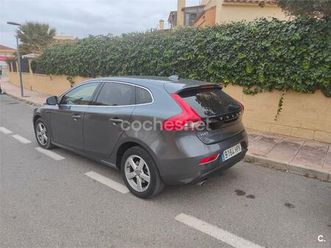 volvo v40 2.0 d3 momentum auto