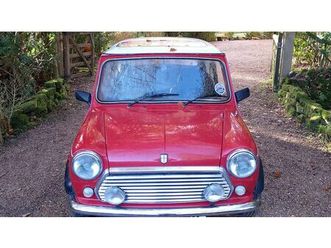 1990 rover mini rouge manuel, 4 vitesses conduite à droit...