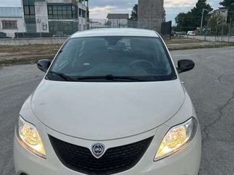 ypsilon iii 2015 1.2 gold ecochic gpl 69cv my19