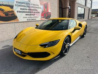 ferrari-296-gtb-carbonio-sollevatore-iva-esposta