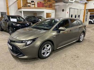 toyota corolla touring sports hybrid 1,8 active | vinterhjul | motorvärmare
